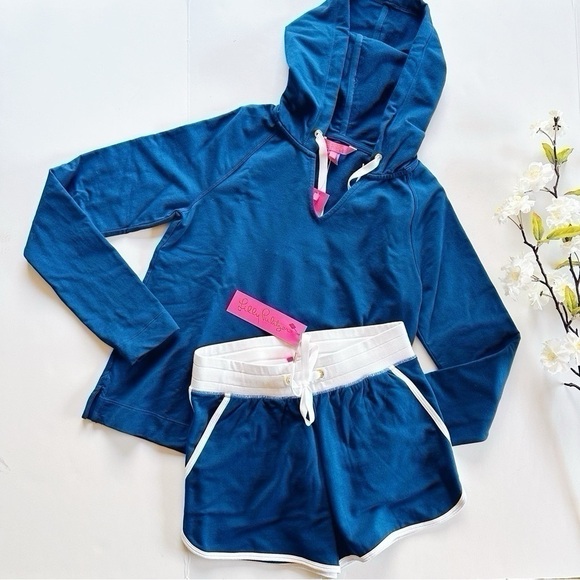 Lilly Pulitzer Trysta Knit Short & Kiawah Long Sleeve Hoodie Aegean Navy - Picture 1 of 12